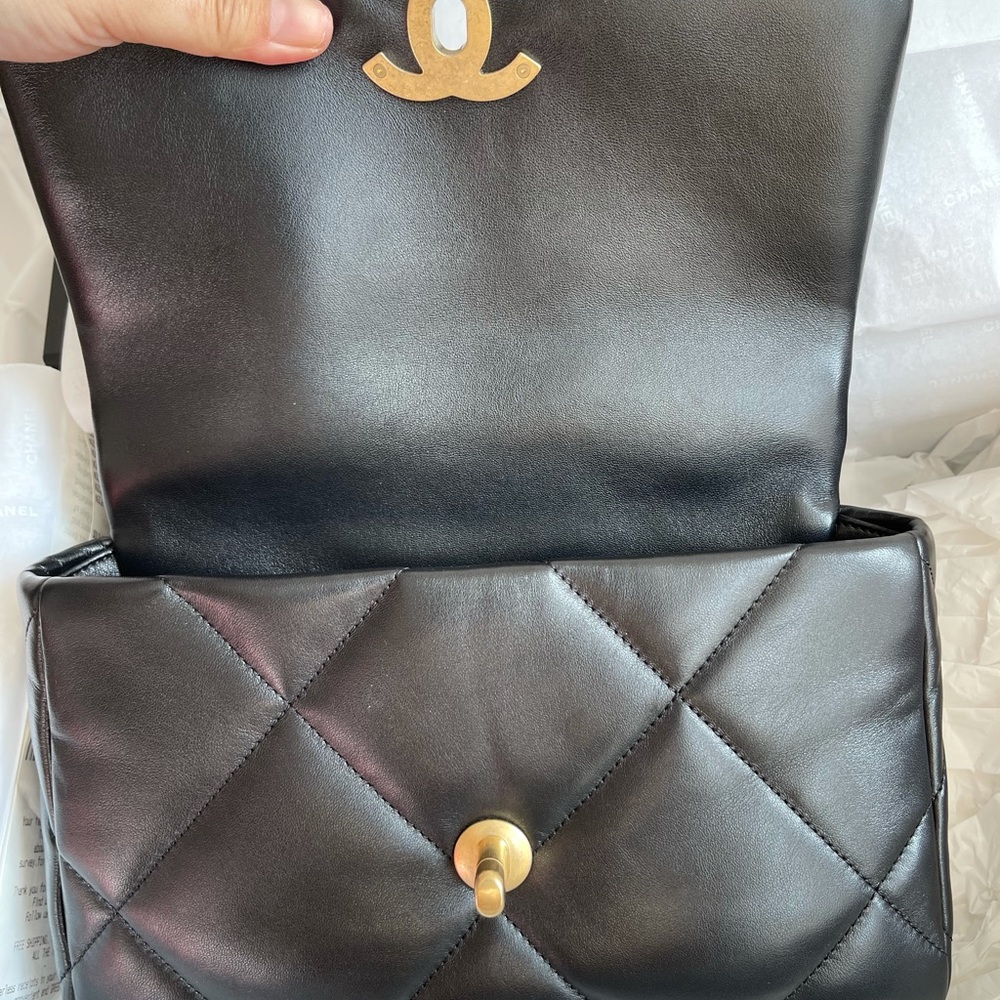 NEW CHANEL19 22B Black Lambskin Small Flap Bag Mix Hardware w/receipt - Picture 10 of 15